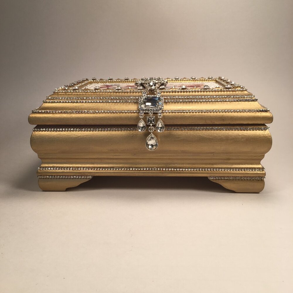 Jeweled Treasure Box with Swarovski Crystals            FREE SHIPPING